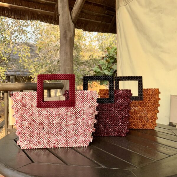 Zeyna [burgundy with black handle]